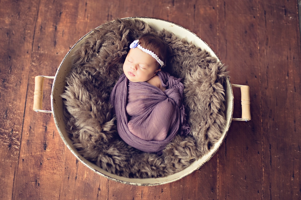 Newborn-dreams-sleepy-baby-photography