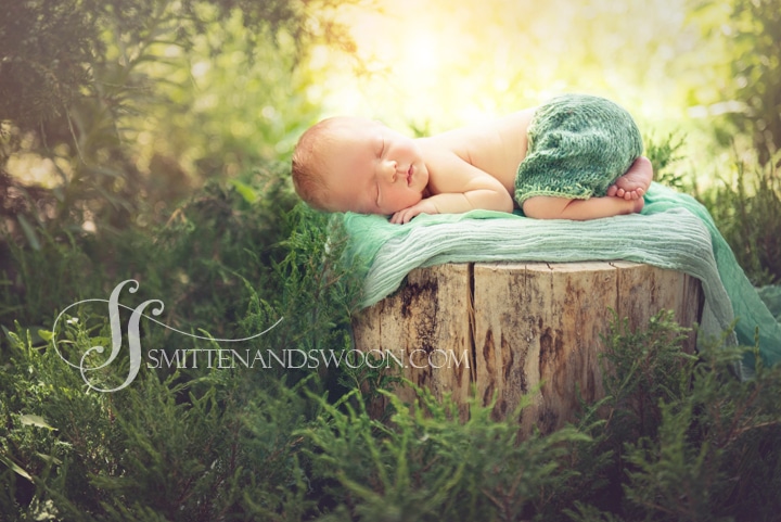 Outside-Newborn-Photography