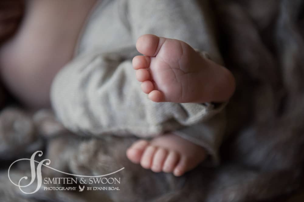 tiny baby toes {boulder newborn photographer}