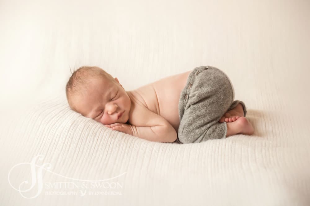newborn pose knee to elbow {boulder newborn photographer}